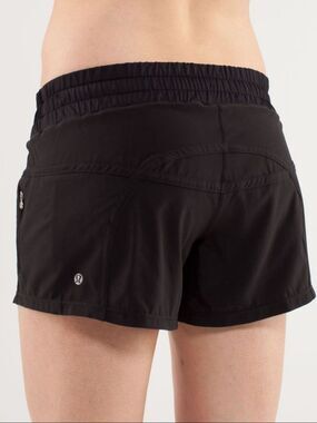 Lululemon Run Tracker Short II Black Activewear Athletic Sz 6